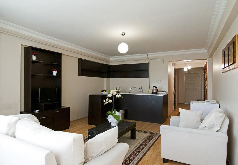 Aymira Aparthotel 3*