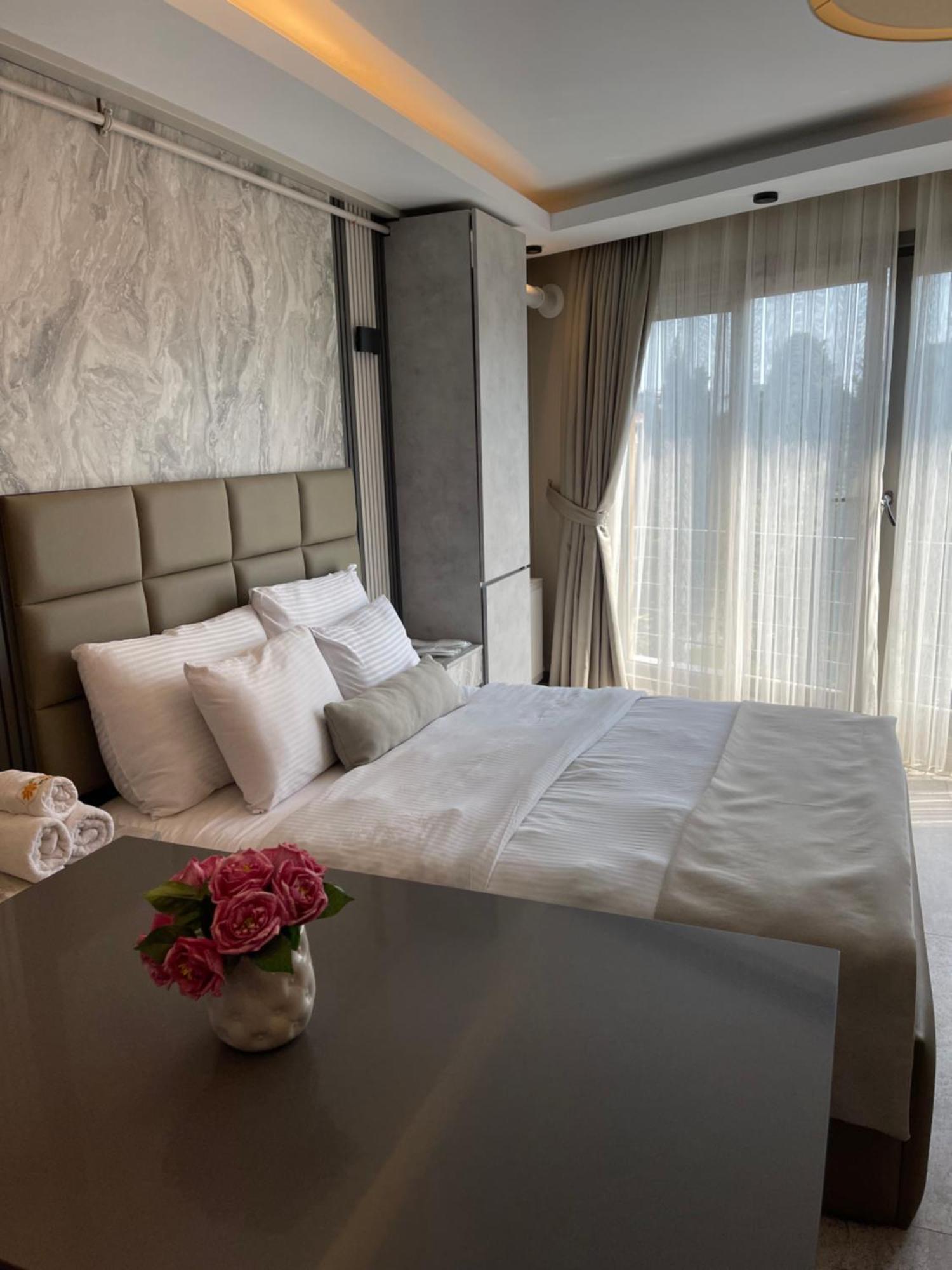 Aymira Aparthotel 3*