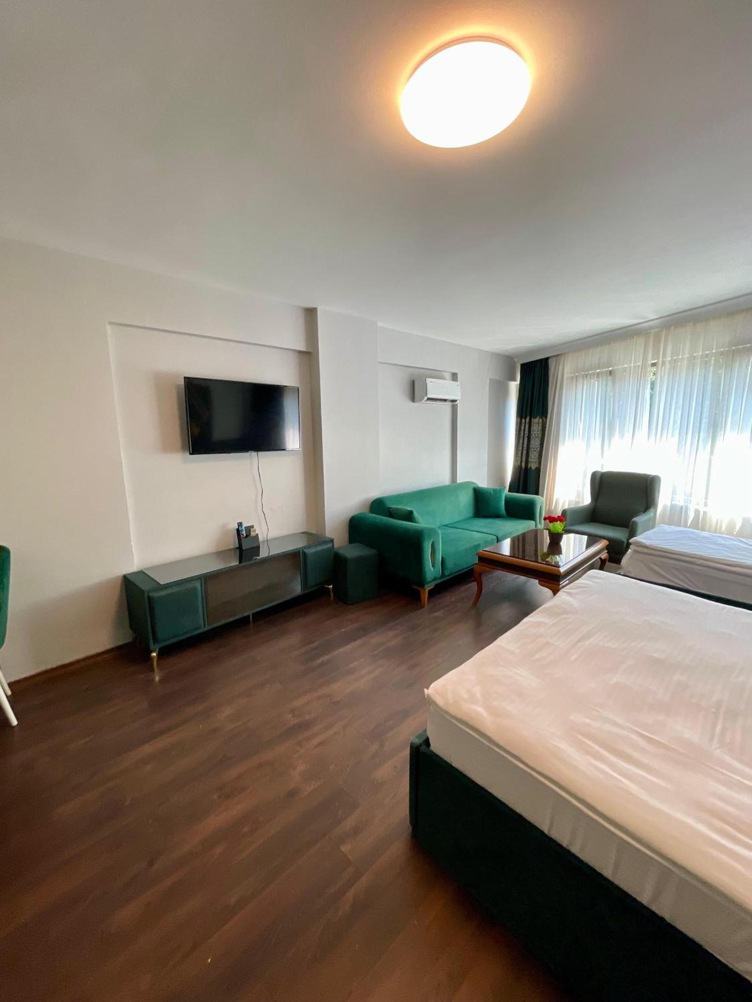 Aymira Aparthotel