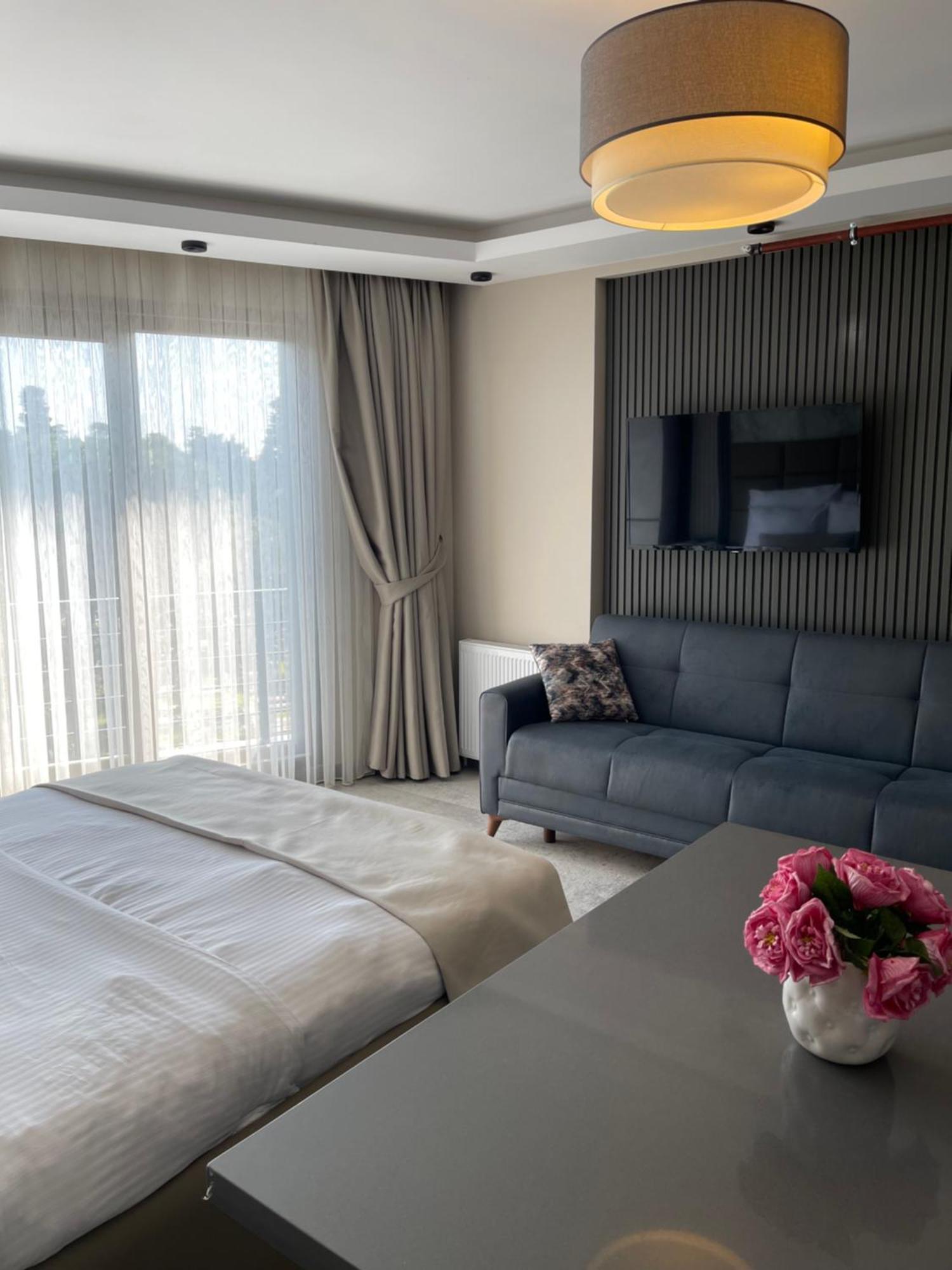 Aymira Aparthotel