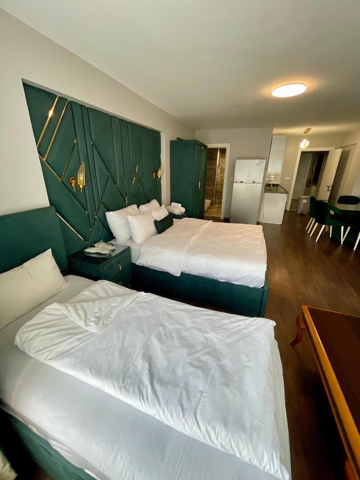 Aymira Aparthotel